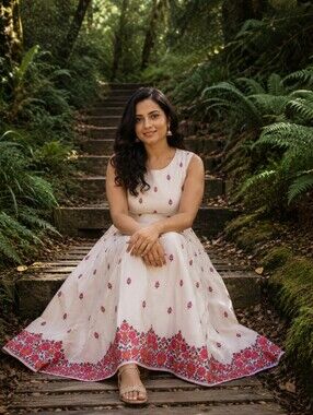 Cream Floral Sleeveless Ethnic Indian wear with Pink Bouquet Embroidery